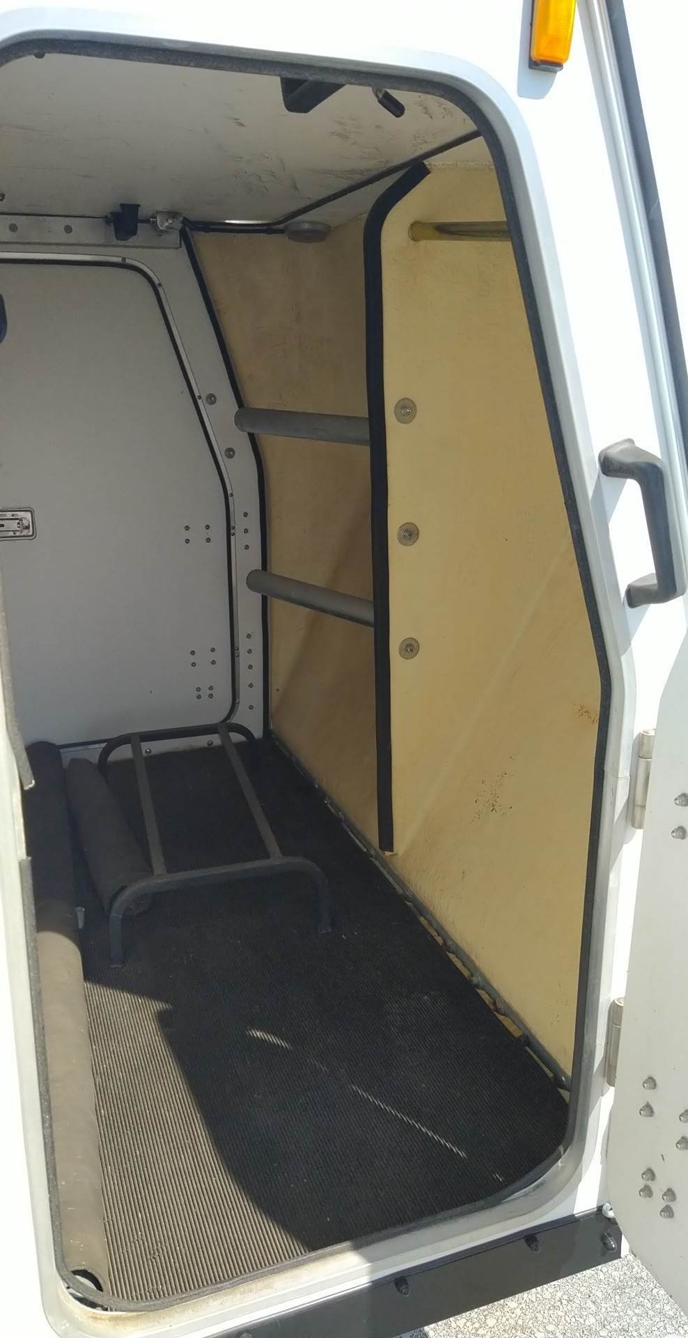 Horse Hauling Tandem Axle Trailer (Used)