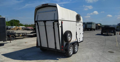 Horse Hauling Tandem Axle Trailer (Used)