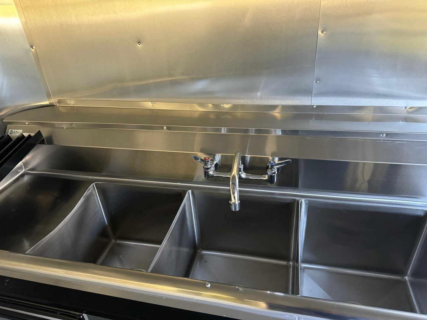 2024 8.5x20TA FOOD CONCESSION TRAILER 84” 4211