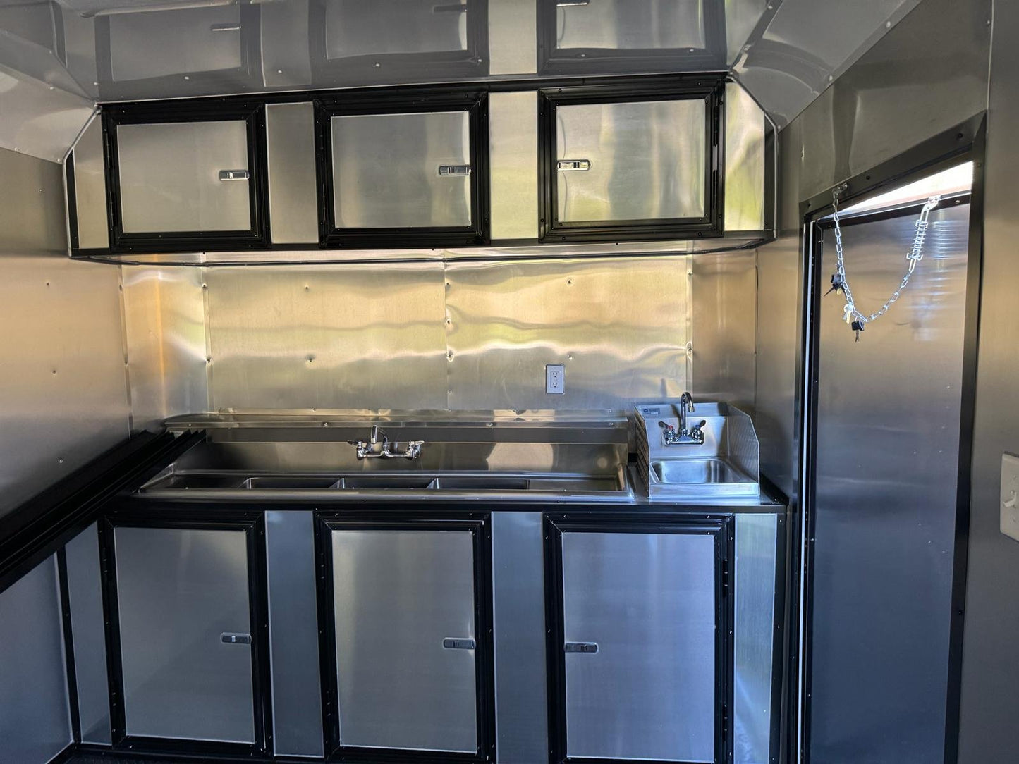 2024 8.5x20TA FOOD CONCESSION TRAILER 84” 4211