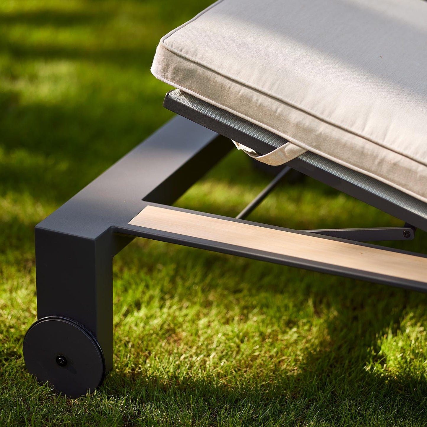 Sanibel 2 Chaise Lounges – Mirador Outdoor Furniture