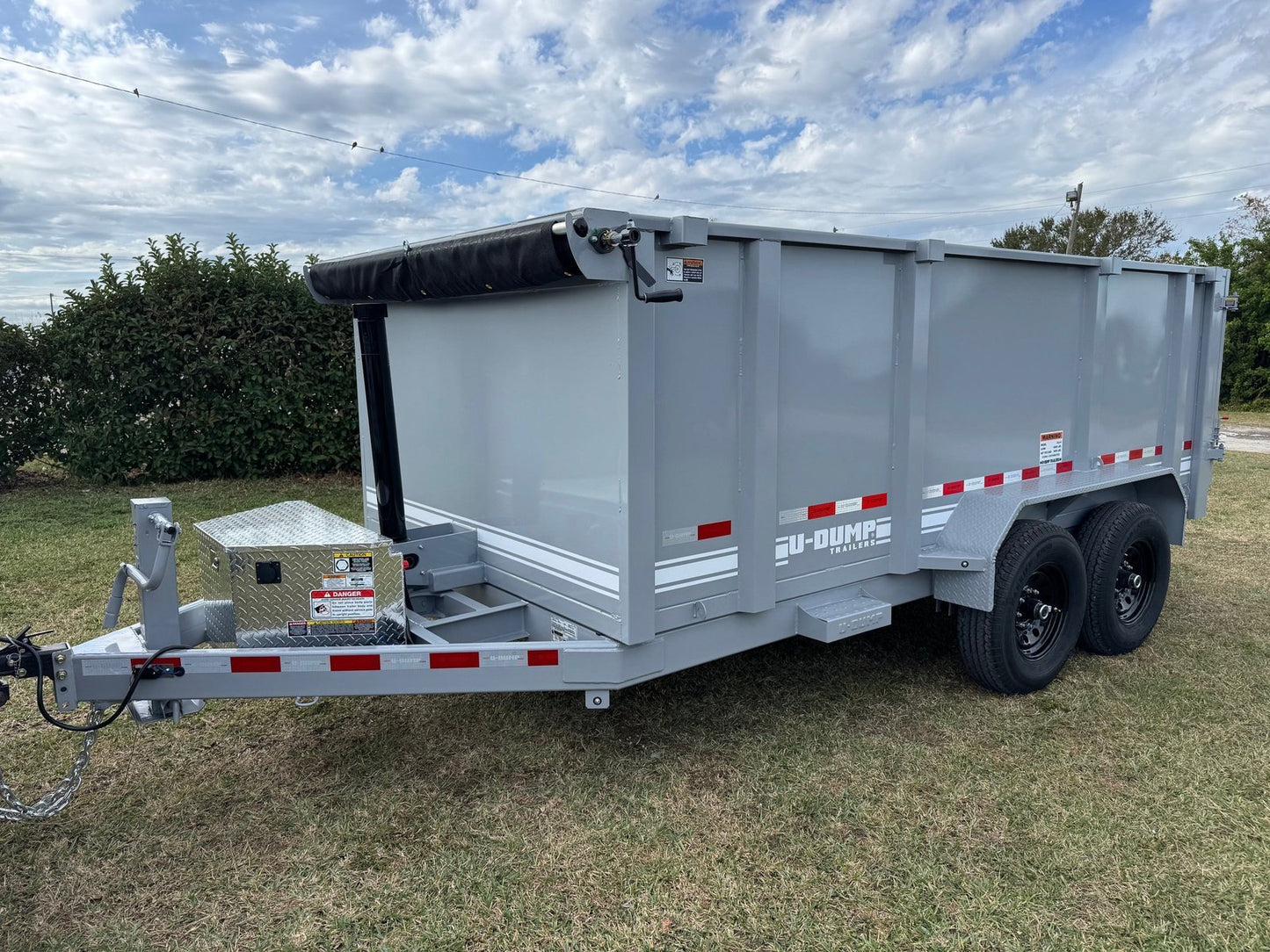 U-DUMP Low Profile Dump Trailer | 83″X14’X48″ | Telescopic | 831414T-48-LP